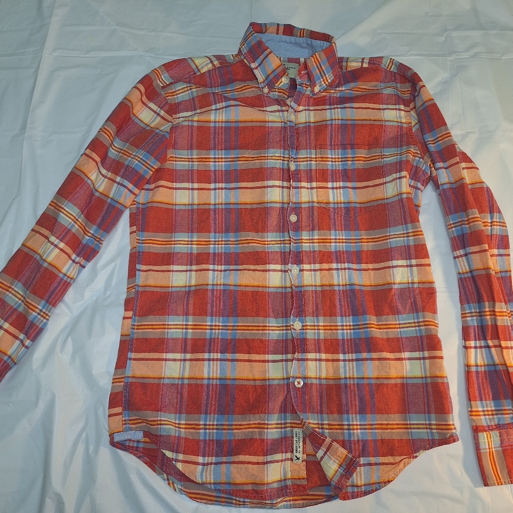 Classic fit size xs American eagle button up long sleeve shirt
